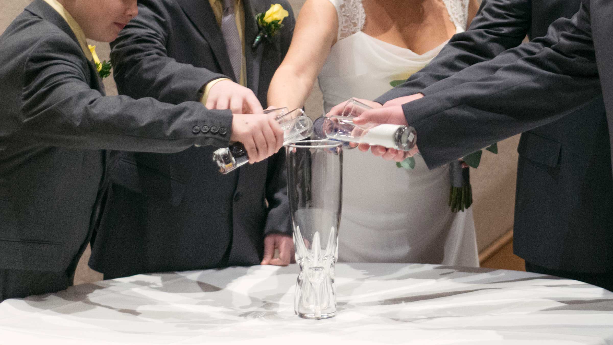 Dallas Glass Art Wedding Pour Vase